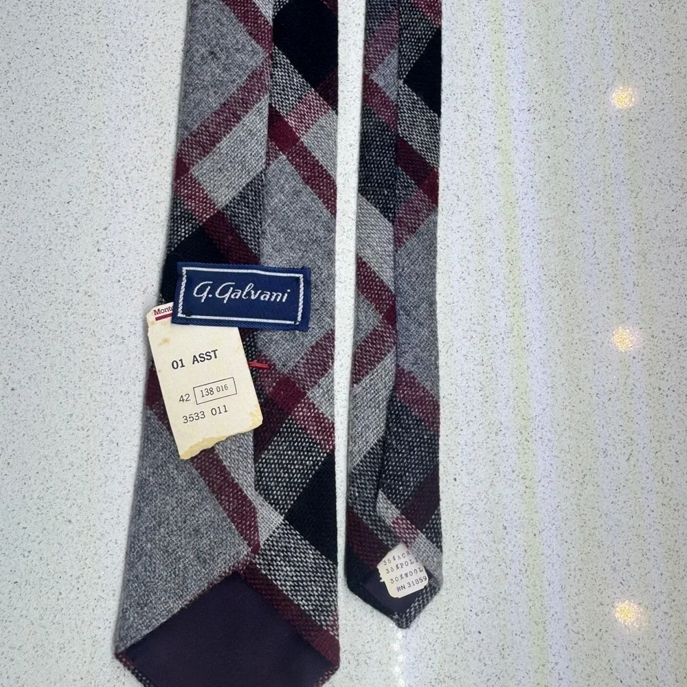 G. Galvani Vintage Red and Gray Plaid Tartan Wool Tie  NWT